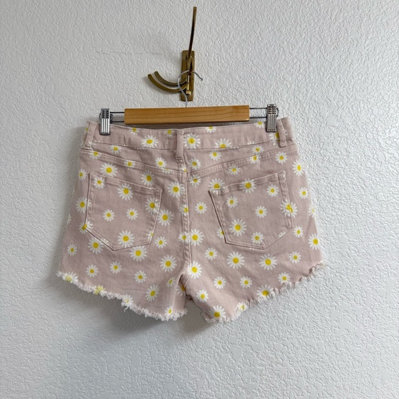 Altar’d State Pink Daisy Shorts Size Large - Picture 2 of 4